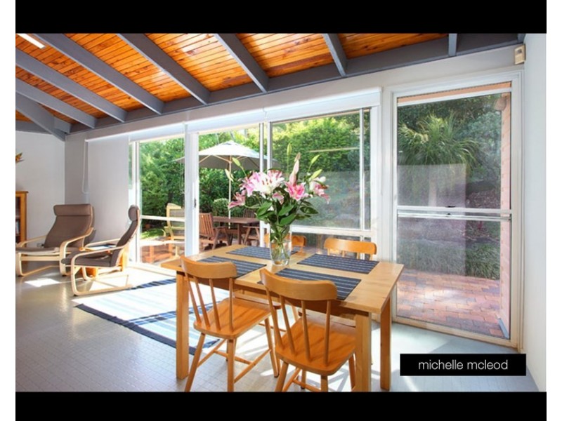 4 Pearra Place, Chapel Hill QLD 4069