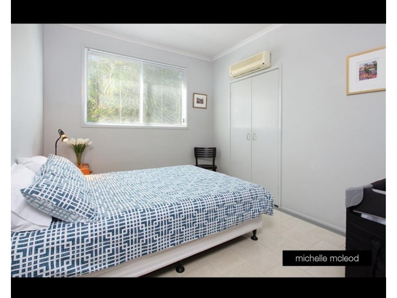 4 Pearra Place, Chapel Hill QLD 4069