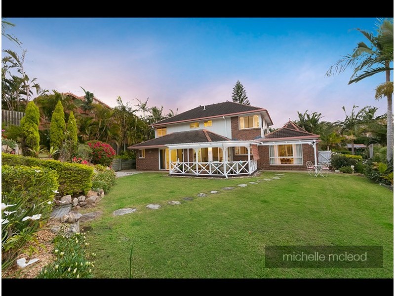 34 Drysdale Crescent, Brookfield QLD 4069