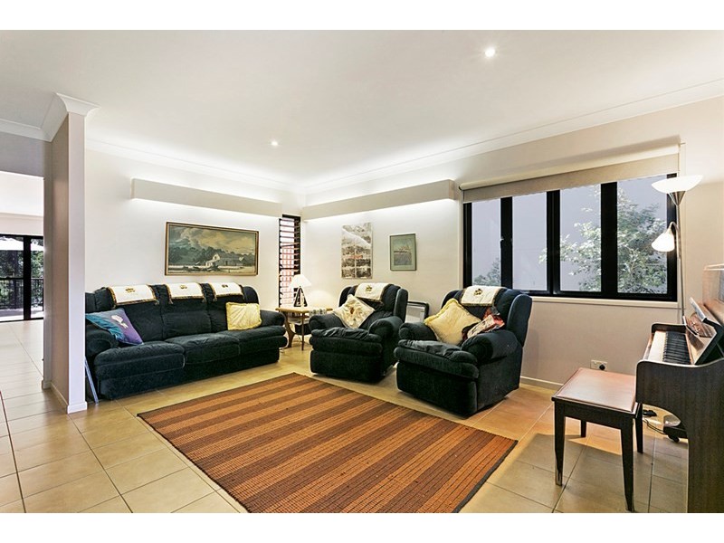 28 Baty Street, St Lucia QLD 4067