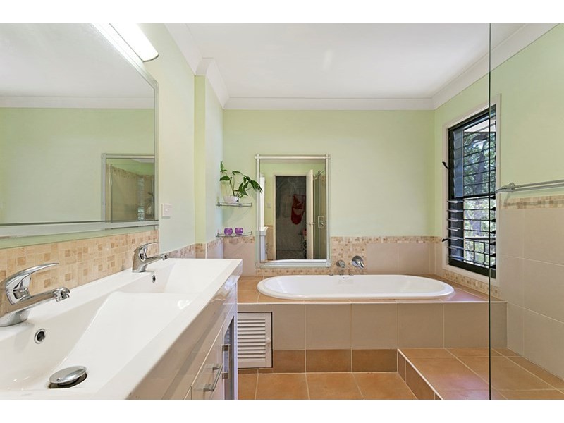 28 Baty Street, St Lucia QLD 4067