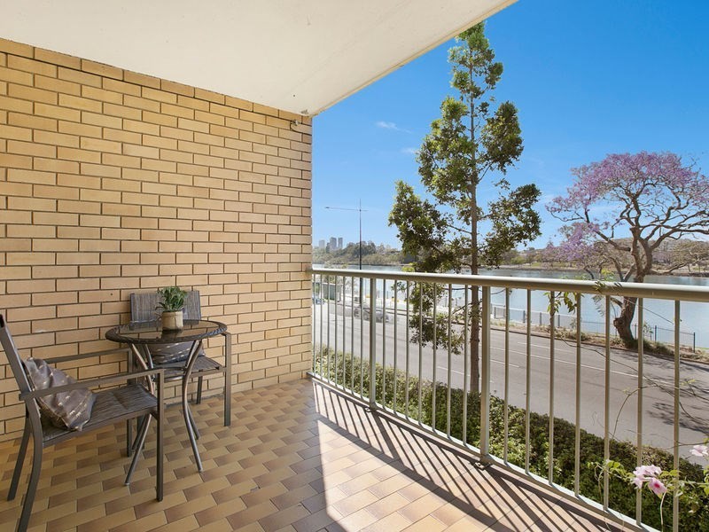 2/12 Patrick Lane, Toowong QLD 4066
