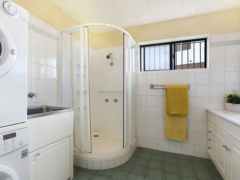 2/12 Patrick Lane, Toowong QLD 4066