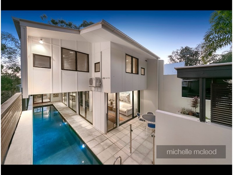 15 Central Avenue, Indooroopilly QLD 4068