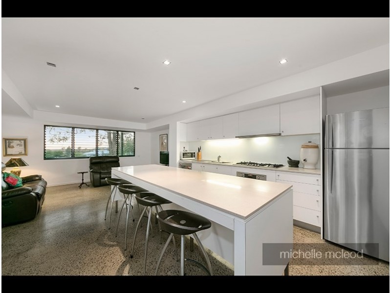 15 Central Avenue, Indooroopilly QLD 4068