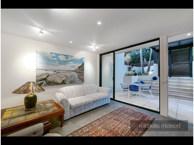 15 Central Avenue, Indooroopilly QLD 4068