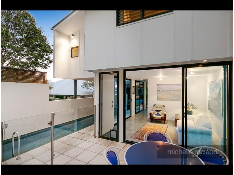 15 Central Avenue, Indooroopilly QLD 4068