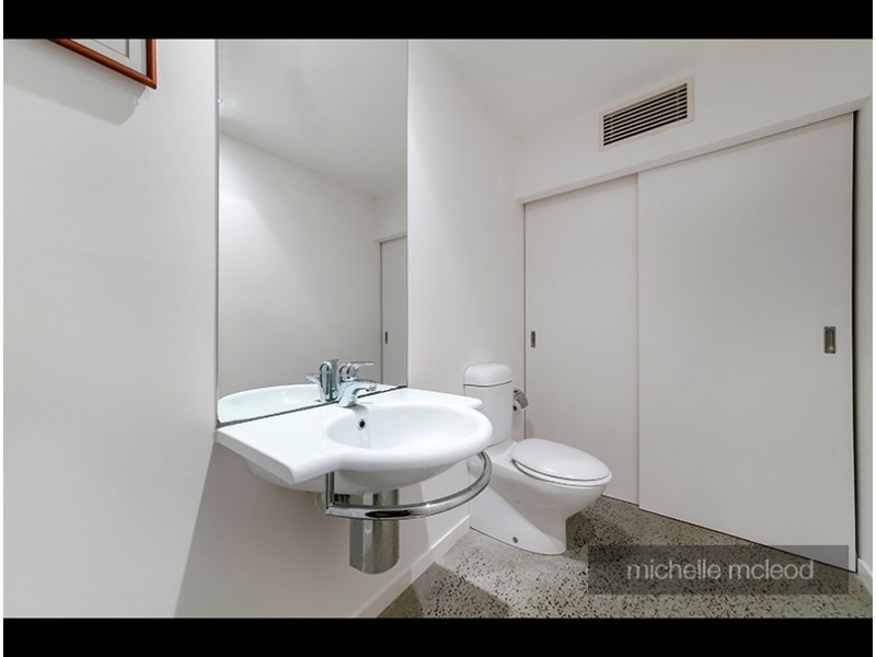 15 Central Avenue, Indooroopilly QLD 4068