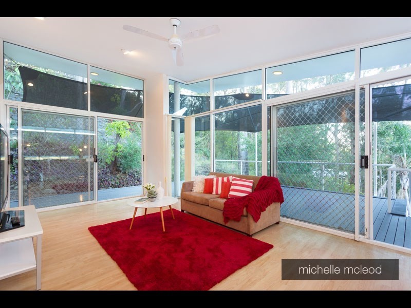 26 Maculata Drive, Chapel Hill QLD 4069