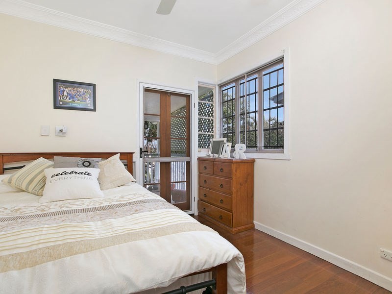 46 Clarence Road, Indooroopilly QLD 4068