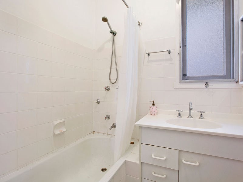 46 Clarence Road, Indooroopilly QLD 4068