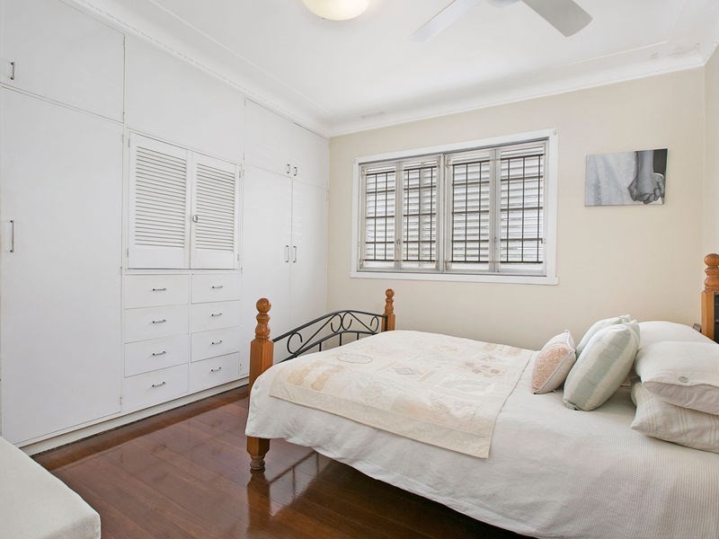 46 Clarence Road, Indooroopilly QLD 4068