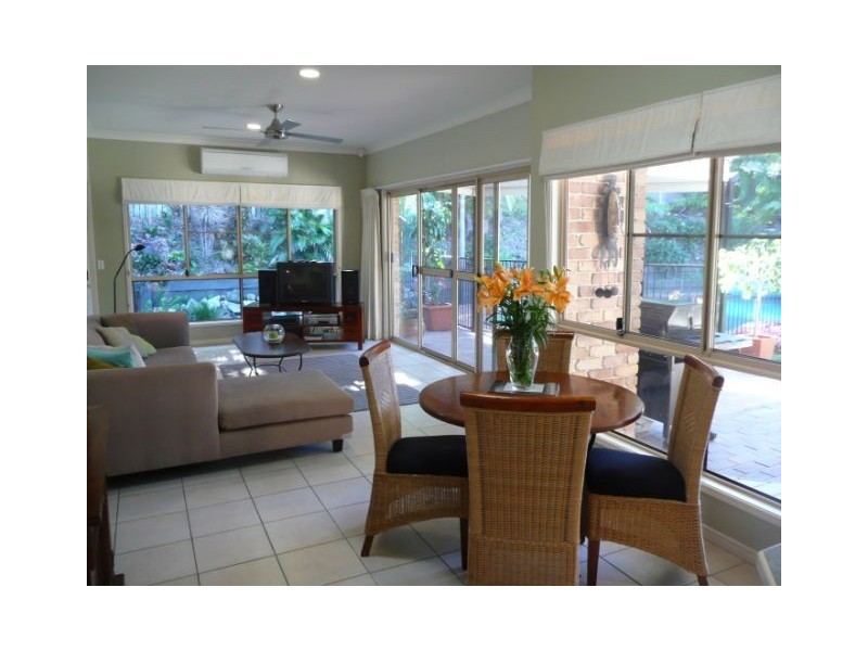 9 Taralye Place, Chapel Hill QLD 4069