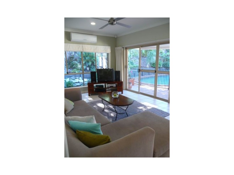 9 Taralye Place, Chapel Hill QLD 4069