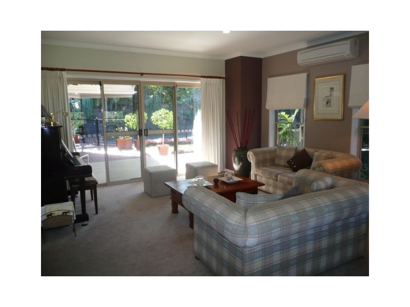 9 Taralye Place, Chapel Hill QLD 4069