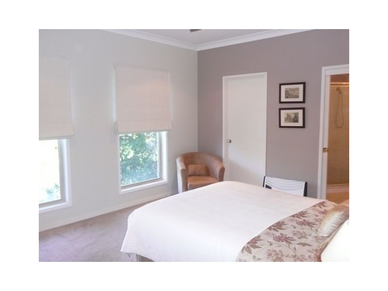 9 Taralye Place, Chapel Hill QLD 4069