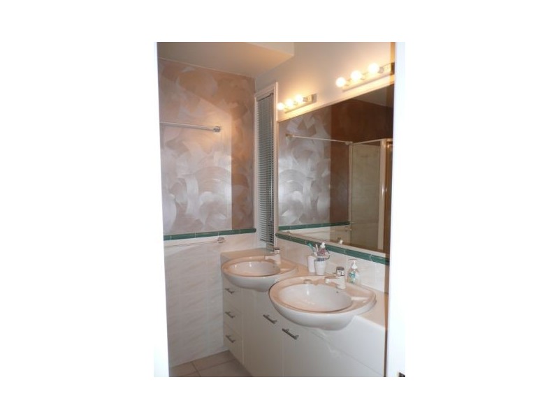 9 Taralye Place, Chapel Hill QLD 4069