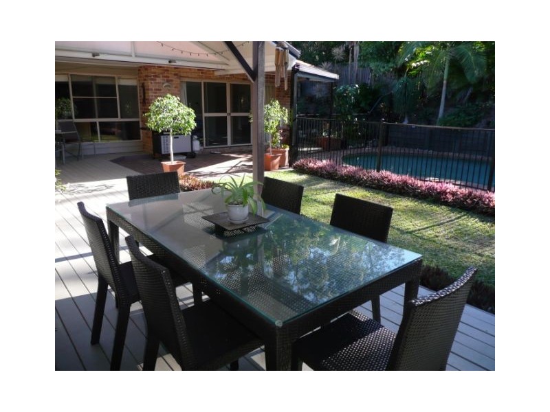 9 Taralye Place, Chapel Hill QLD 4069