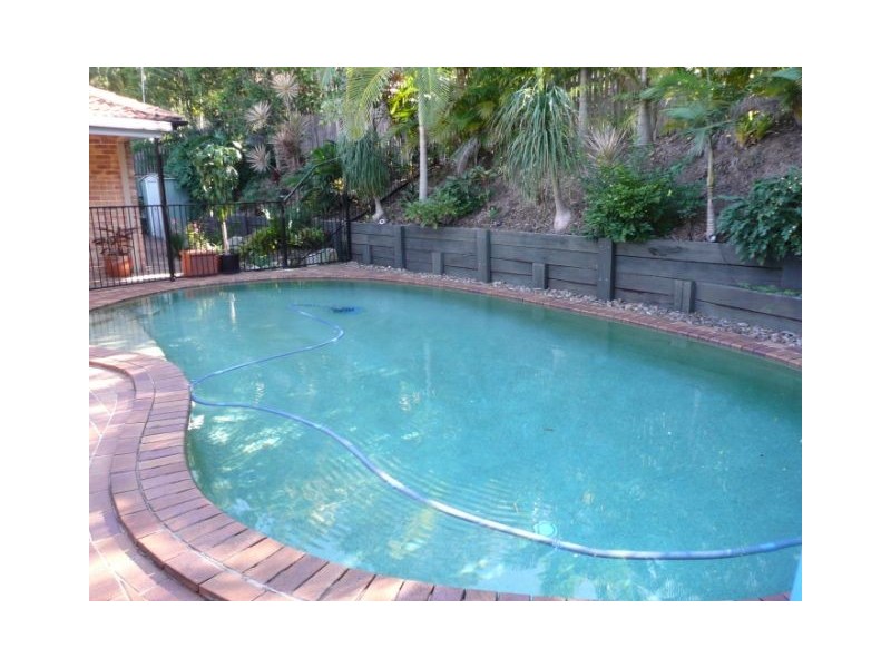 9 Taralye Place, Chapel Hill QLD 4069