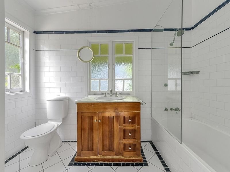 26 Fewings Street, Toowong QLD 4066