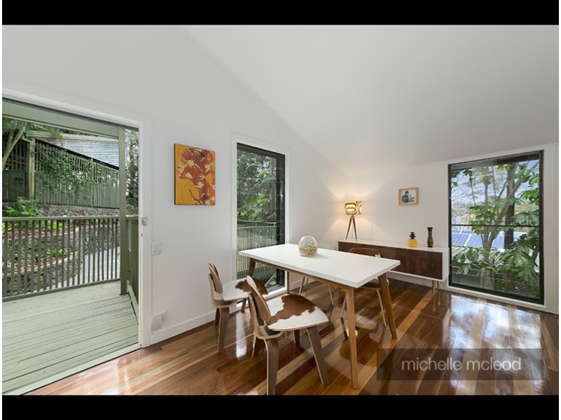 15 Columbia Street, Chapel Hill QLD 4069