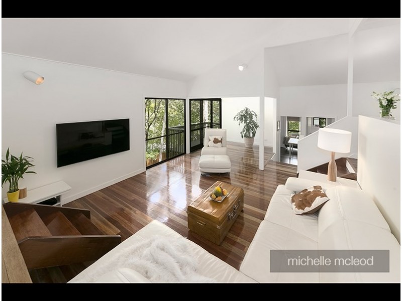 15 Columbia Street, Chapel Hill QLD 4069