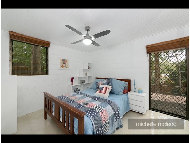 15 Columbia Street, Chapel Hill QLD 4069