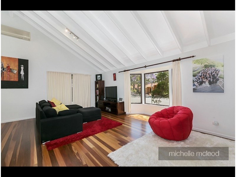 10 Welcome Street, Chapel Hill QLD 4069