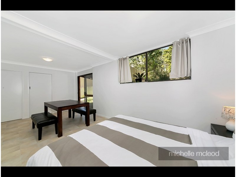 10 Welcome Street, Chapel Hill QLD 4069