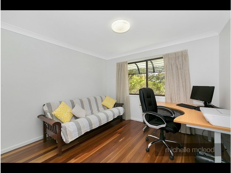 10 Welcome Street, Chapel Hill QLD 4069