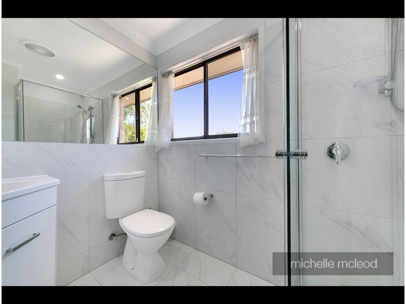 10 Welcome Street, Chapel Hill QLD 4069