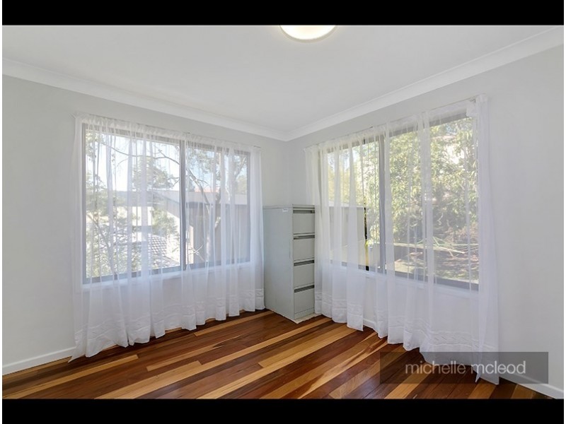 10 Welcome Street, Chapel Hill QLD 4069