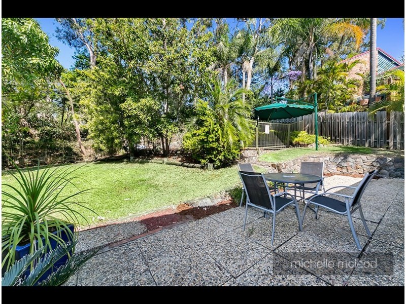10 Welcome Street, Chapel Hill QLD 4069