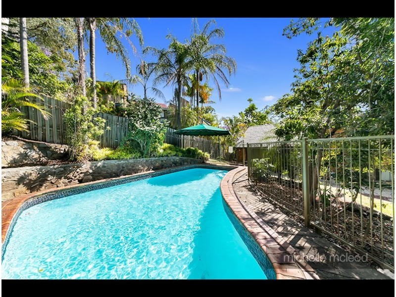 10 Welcome Street, Chapel Hill QLD 4069