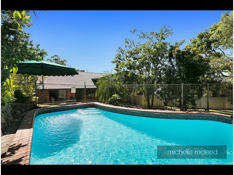 10 Welcome Street, Chapel Hill QLD 4069