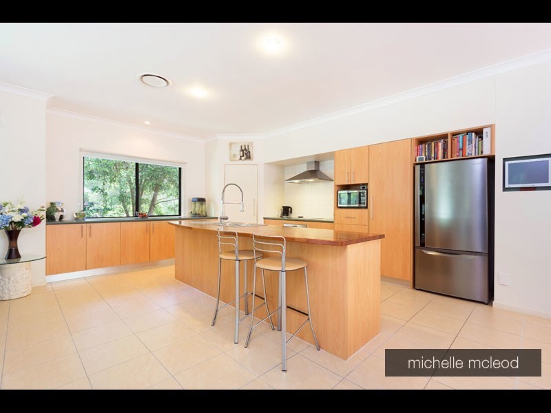 1 Millbrook Drive, Pullenvale QLD 4069