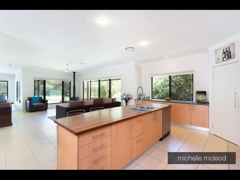 1 Millbrook Drive, Pullenvale QLD 4069