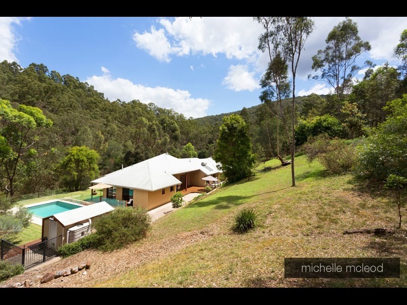 1 Millbrook Drive, Pullenvale QLD 4069