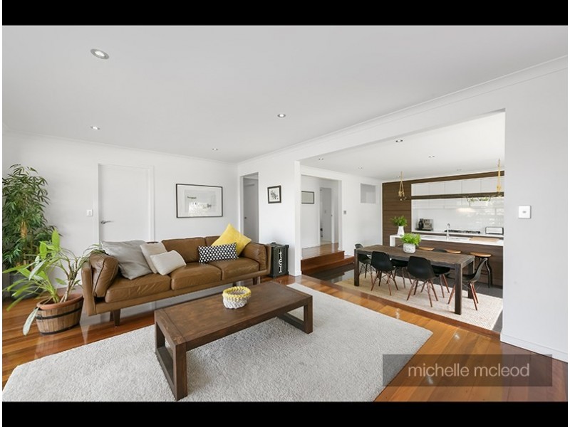 18 Alkina Street, Kenmore QLD 4069