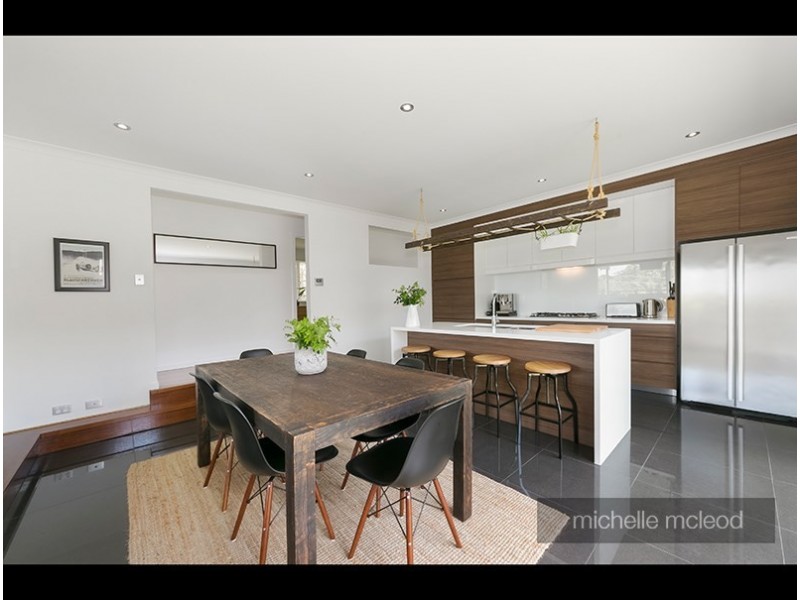 18 Alkina Street, Kenmore QLD 4069