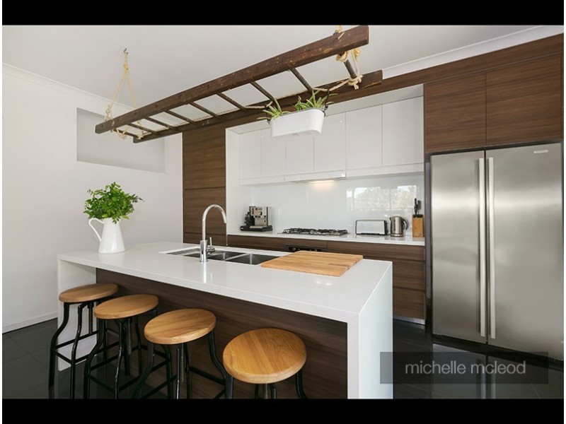 18 Alkina Street, Kenmore QLD 4069