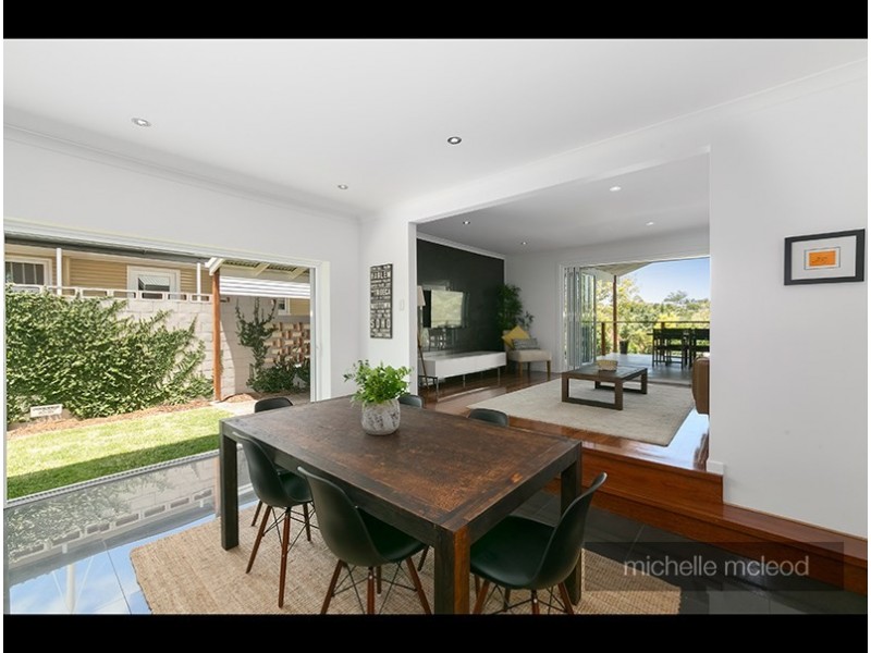 18 Alkina Street, Kenmore QLD 4069