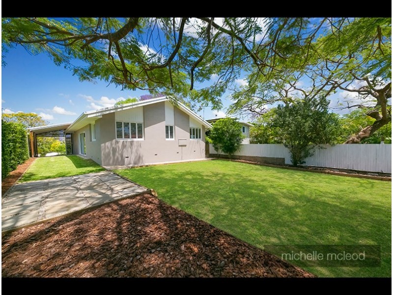 18 Alkina Street, Kenmore QLD 4069