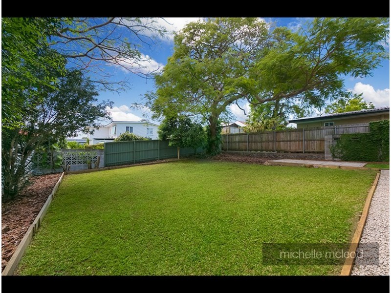 18 Alkina Street, Kenmore QLD 4069