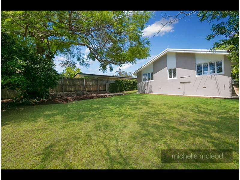 18 Alkina Street, Kenmore QLD 4069