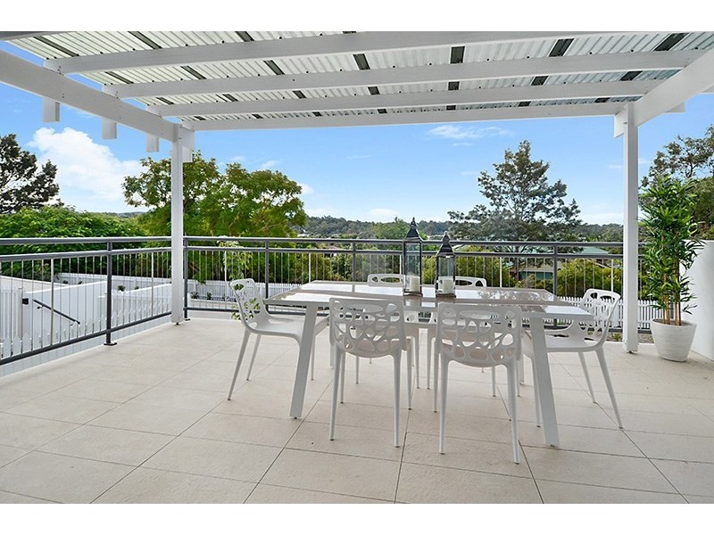 689 Seventeen Mile Rocks Road, Sinnamon Park QLD 4073