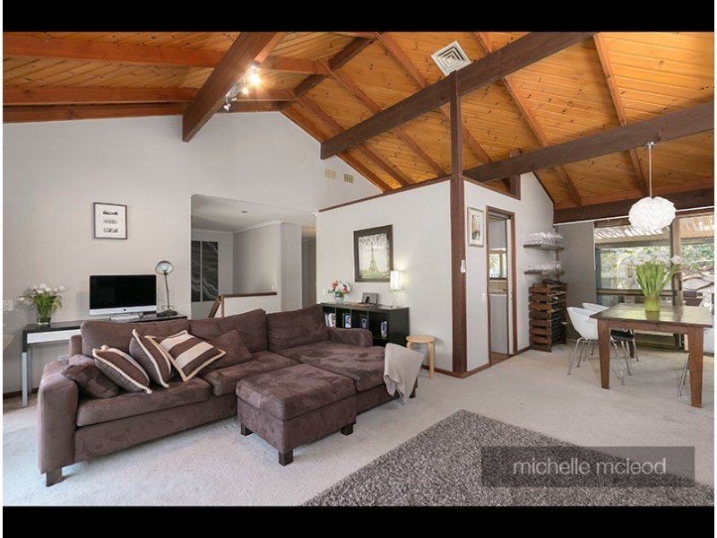 42 Goolman Street, Chapel Hill QLD 4069