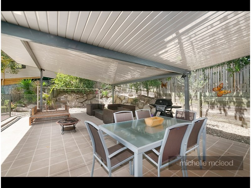 42 Goolman Street, Chapel Hill QLD 4069