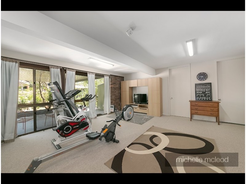 42 Goolman Street, Chapel Hill QLD 4069