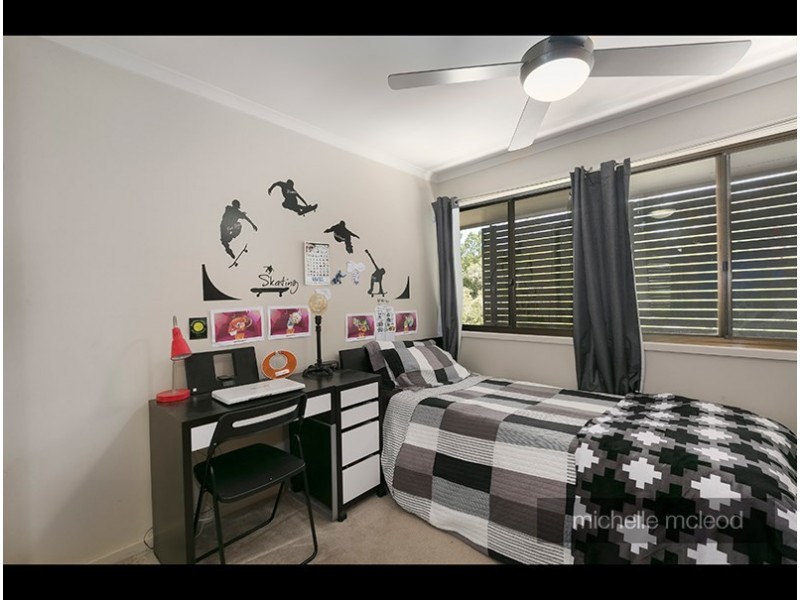 42 Goolman Street, Chapel Hill QLD 4069